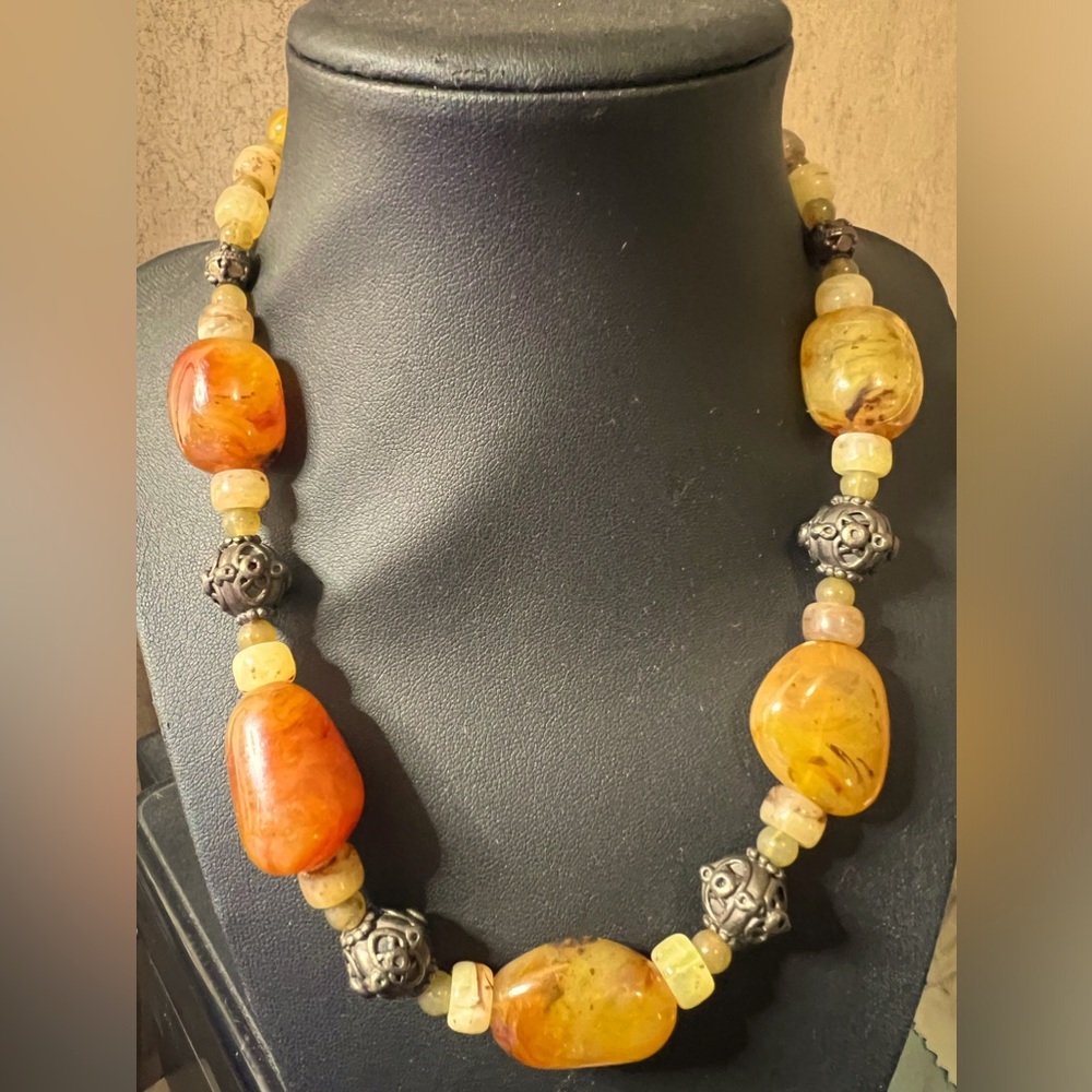Antic necklace Pear/Agate and beads it is 16 inches long .